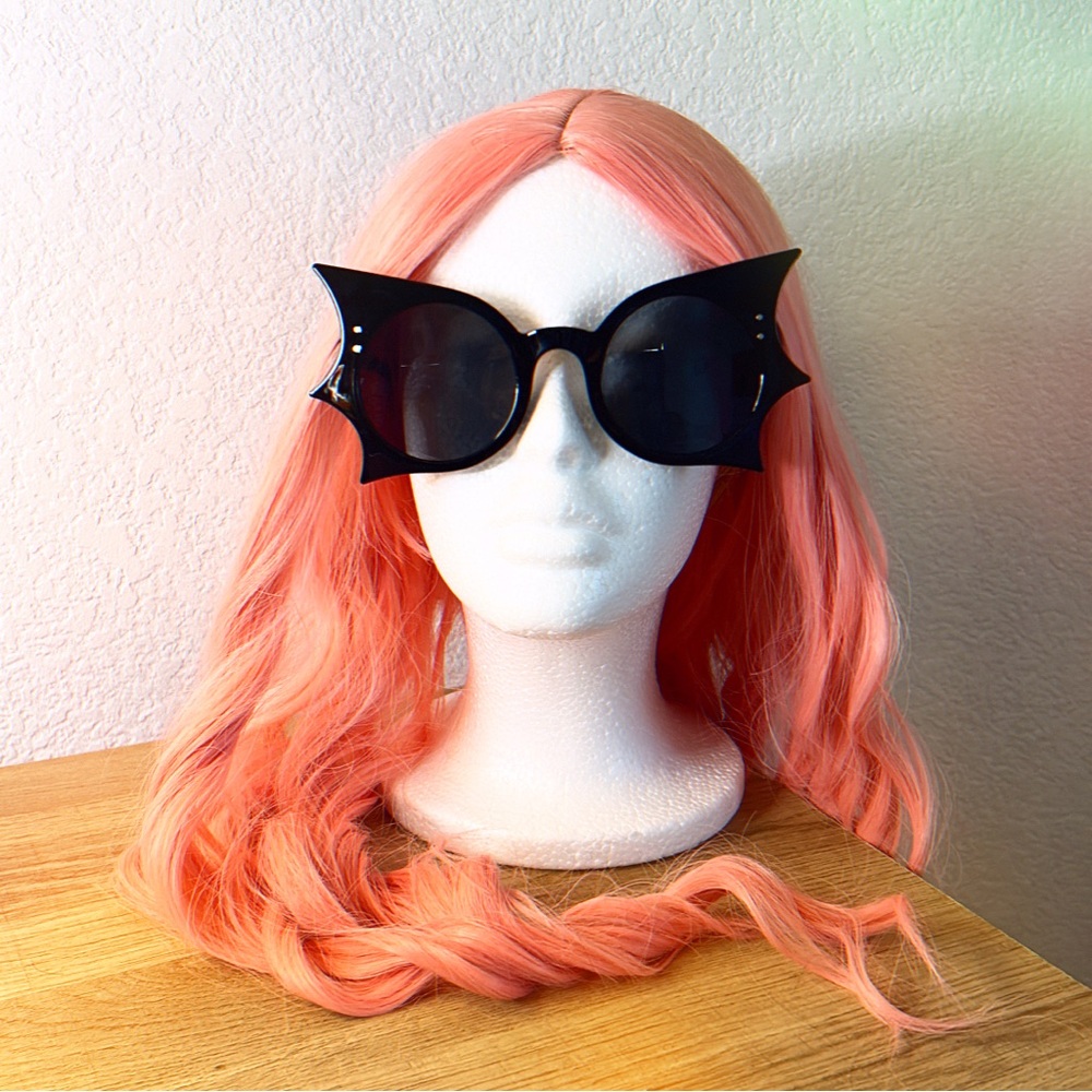 Goth bat sunglasses ! Bat